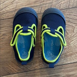 Cat & Jack water shoes